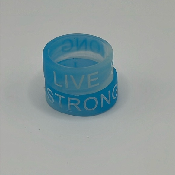 Silicone Ring Set LIVE STRONG Stretch Rings - Picture 1 of 4